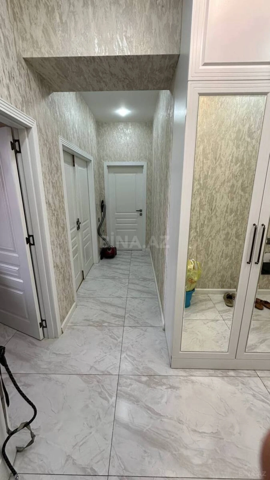 Satılır 2 otaqlı mənzil 100 m²