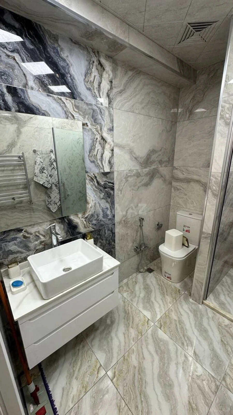 Satılır 2 otaqlı mənzil 100 m²