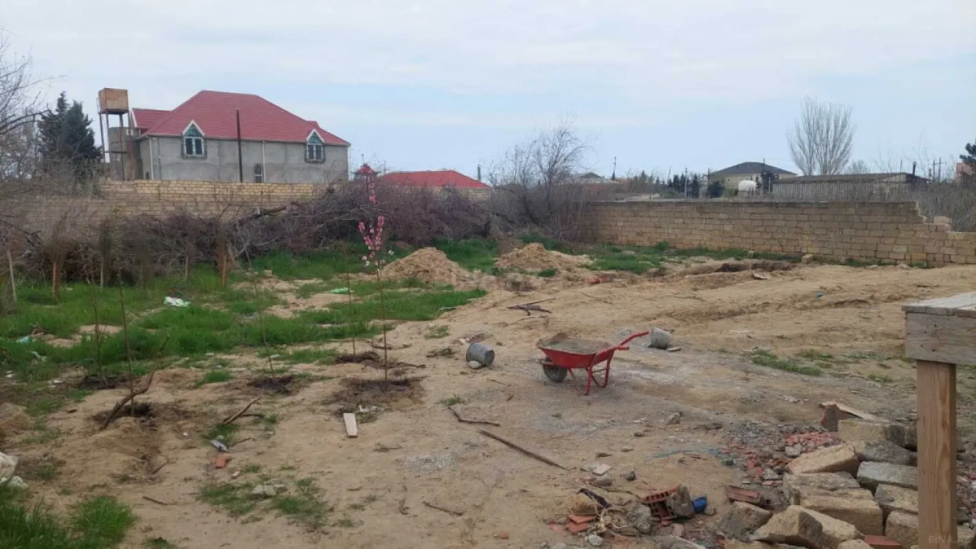 Satılır 6 otaqlı həyət evi 240 m²