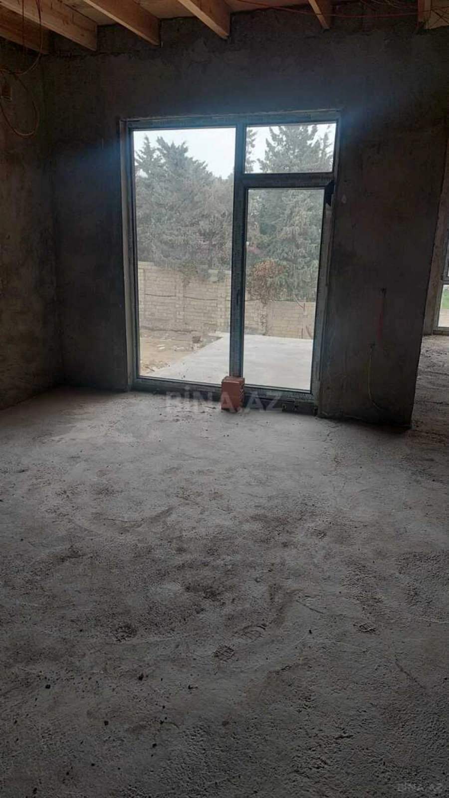 Satılır 6 otaqlı həyət evi 240 m²