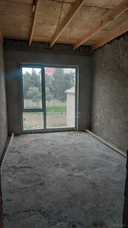 Satılır 6 otaqlı həyət evi 240 m²