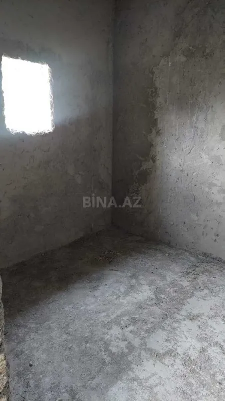 Satılır 6 otaqlı həyət evi 240 m²