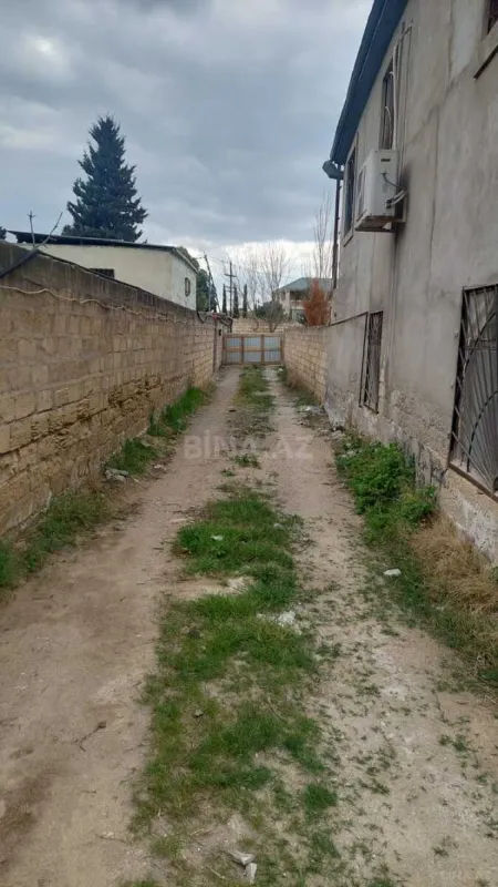 Satılır 6 otaqlı həyət evi 240 m²