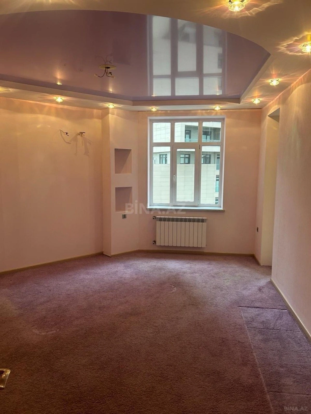 Satılır 4 otaqlı mənzil 220 m²