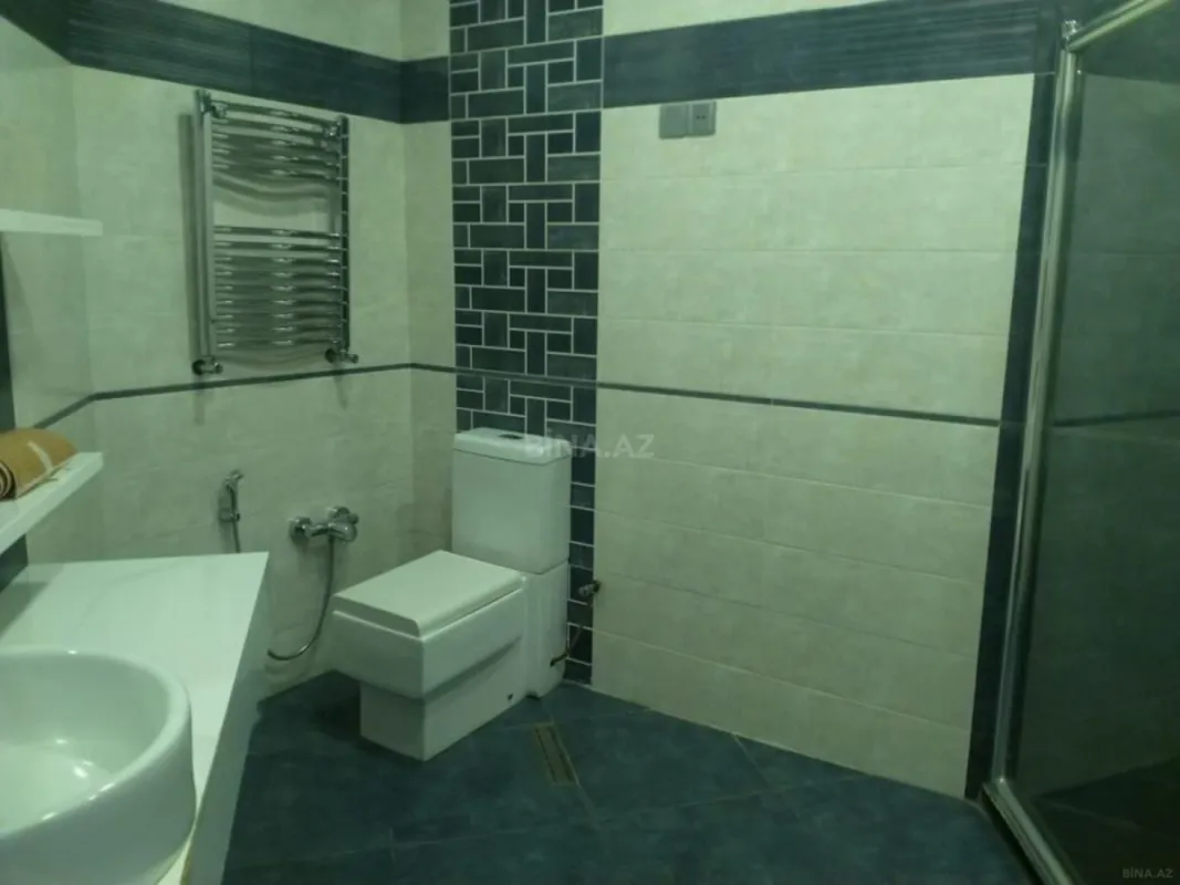 Satılır 4 otaqlı mənzil 220 m²