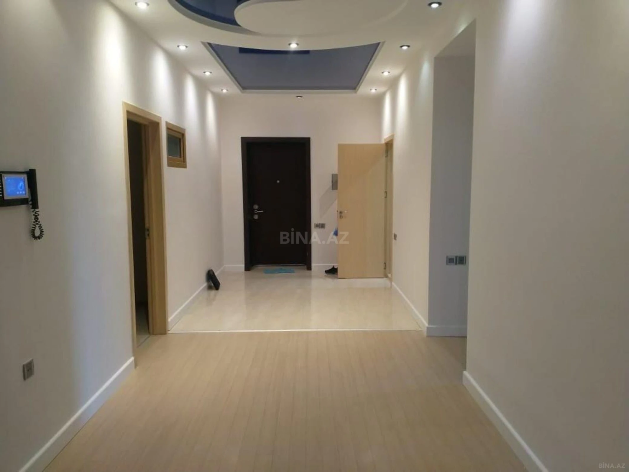 Satılır 4 otaqlı mənzil 220 m²