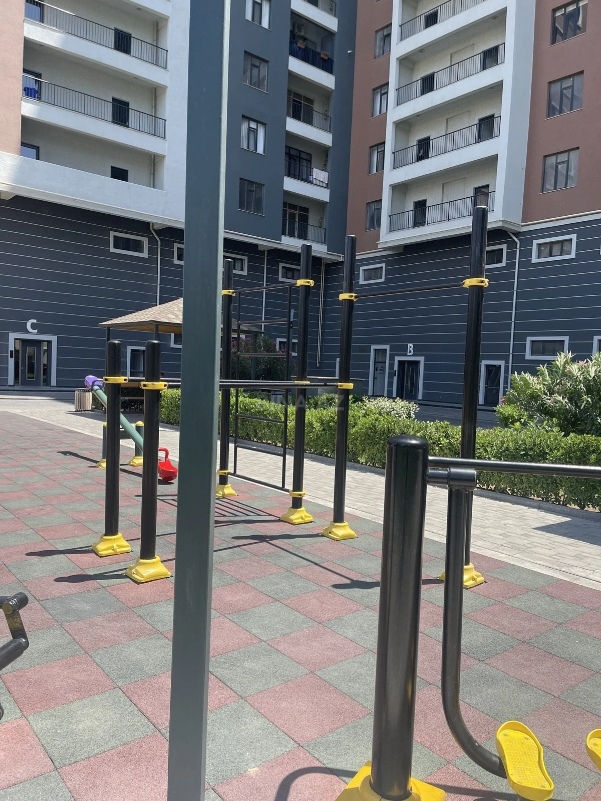 Satılır 2 otaqlı mənzil 110 m²