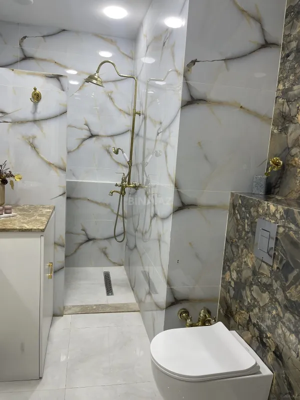 Satılır 2 otaqlı mənzil 110 m²