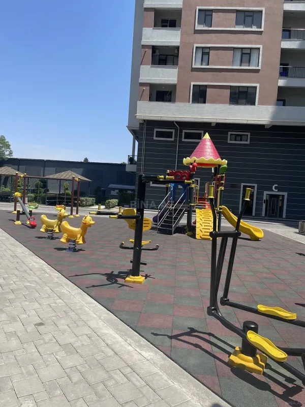 Satılır 2 otaqlı mənzil 110 m²