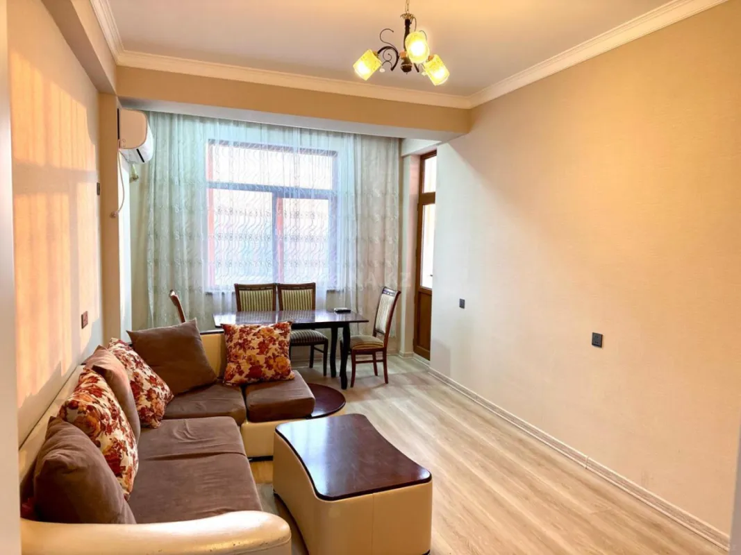 Satılır 2 otaqlı mənzil 60 m²