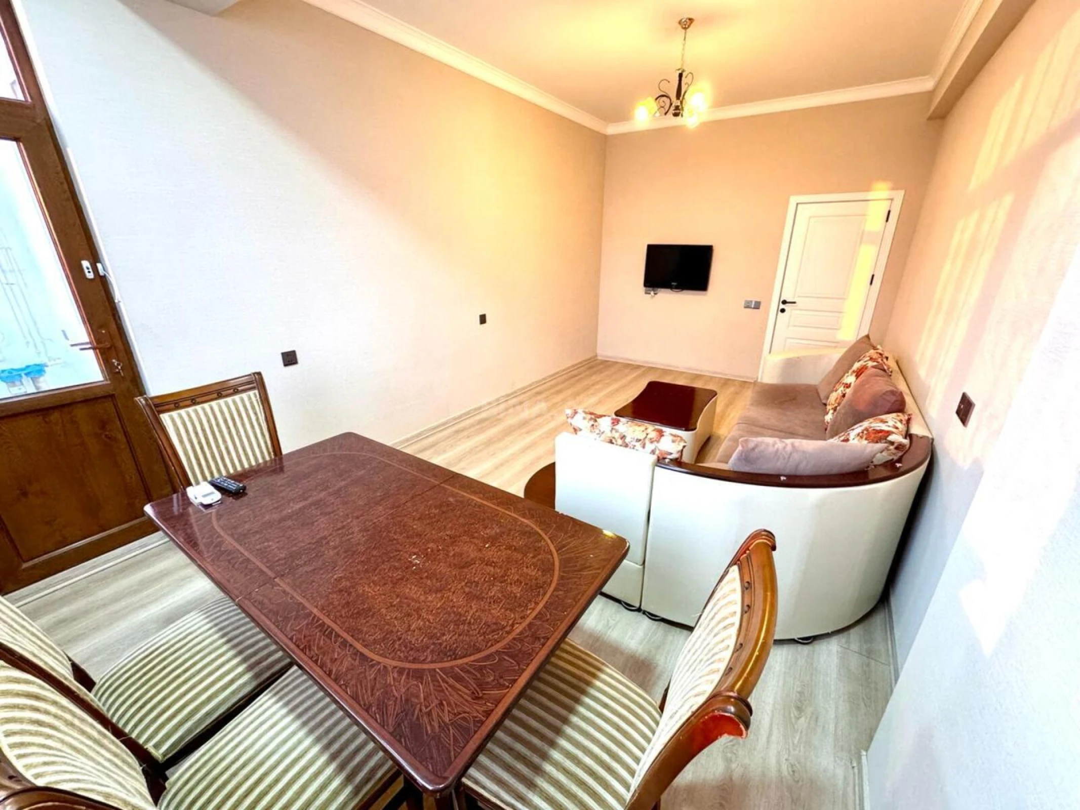 Satılır 2 otaqlı mənzil 60 m²