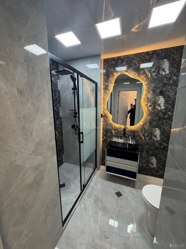 Satılır 2 otaqlı mənzil 83 m²