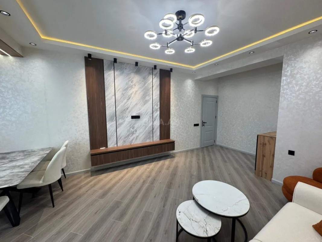 Satılır 2 otaqlı mənzil 83 m²