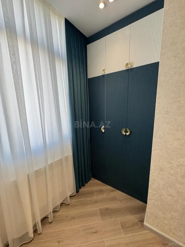 Satılır 2 otaqlı mənzil 83 m²