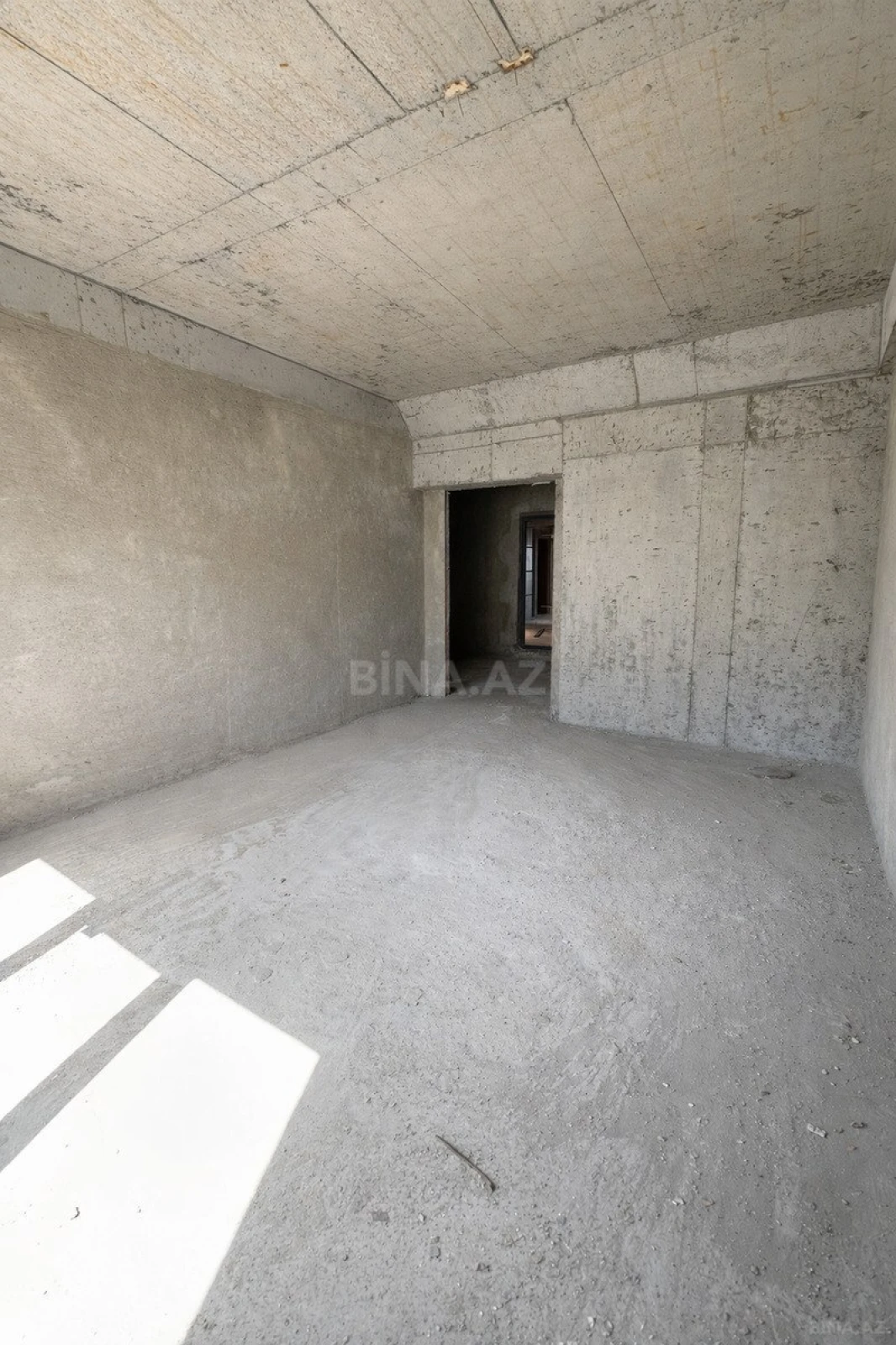 Satılır 5 otaqlı mənzil 265 m²