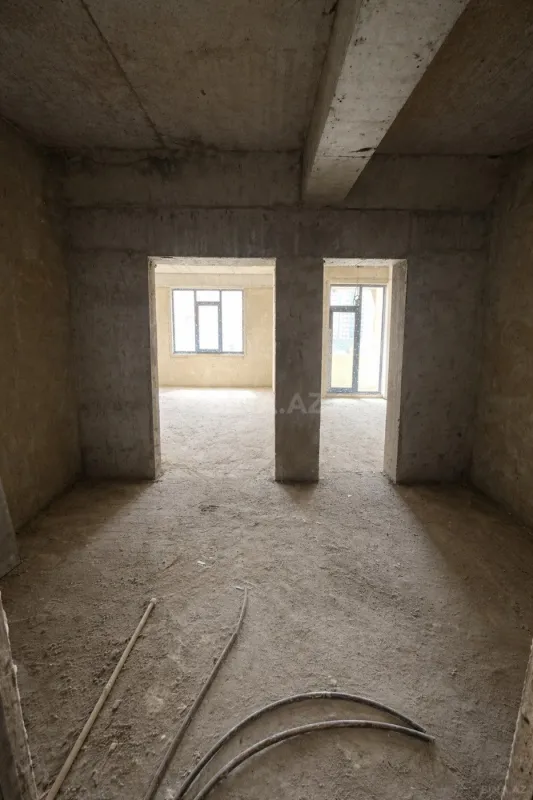 Satılır 5 otaqlı mənzil 265 m²