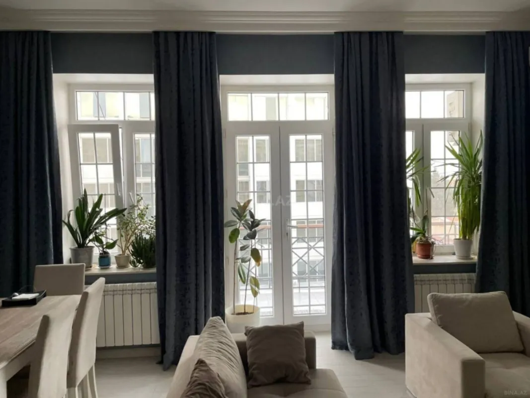 Satılır 2 otaqlı mənzil 68 m²