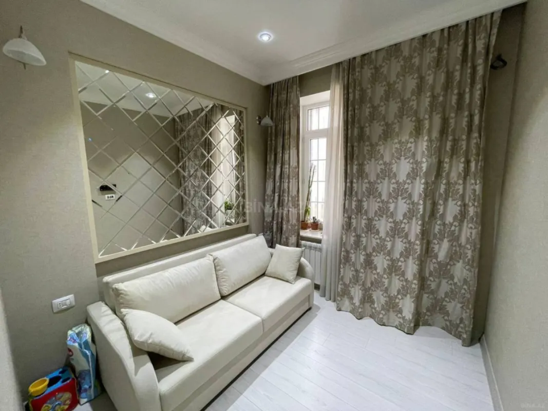 Satılır 2 otaqlı mənzil 68 m²