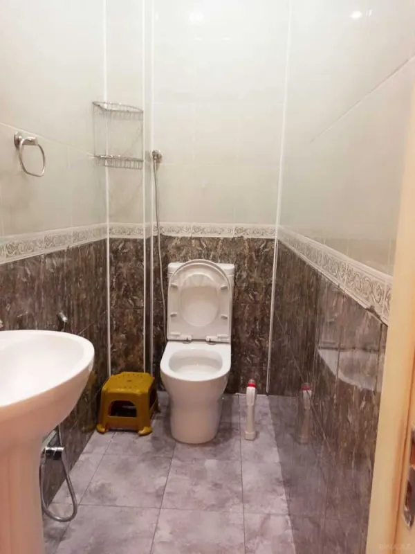 Kirayə verilir 2 otaqlı mənzil 90 m²