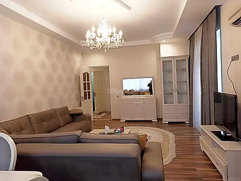 Kirayə verilir 2 otaqlı mənzil 90 m²