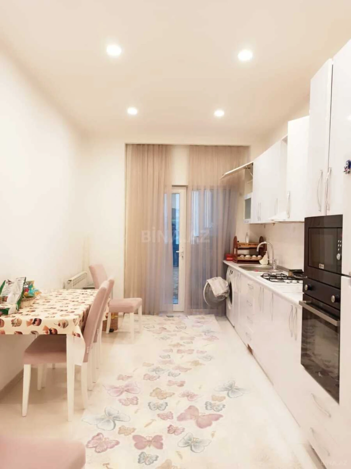 Kirayə verilir 2 otaqlı mənzil 90 m²