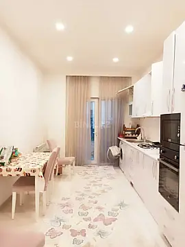 Kirayə verilir 2 otaqlı mənzil 90 m²