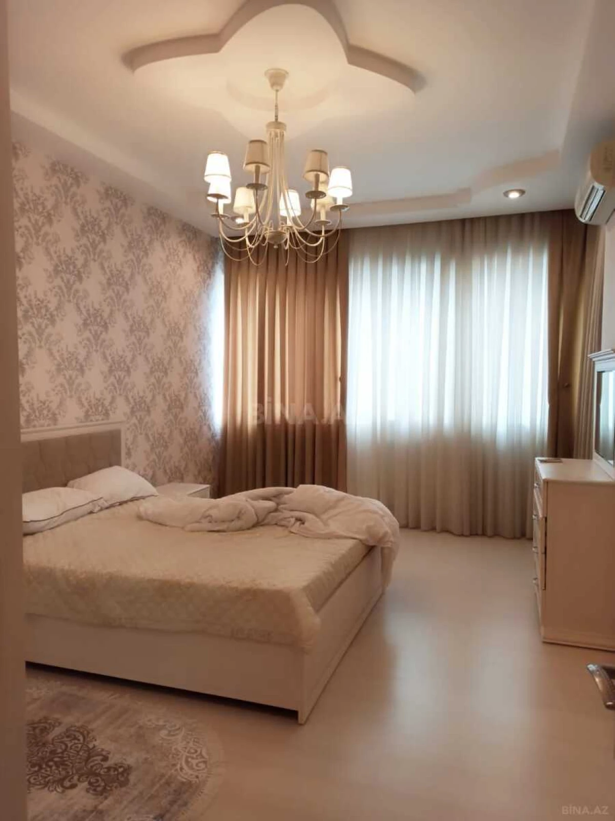 Kirayə verilir 2 otaqlı mənzil 90 m²