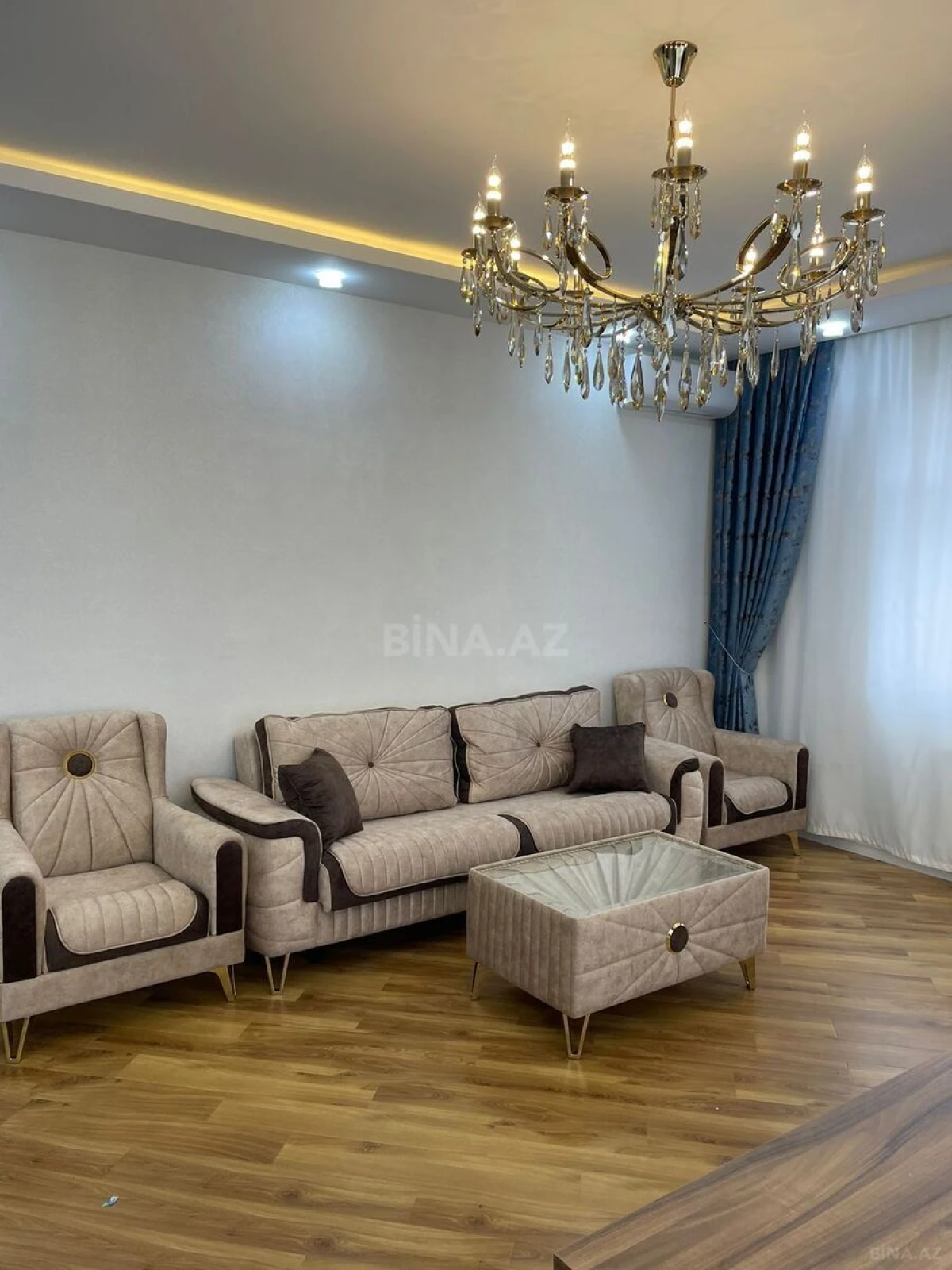 Satılır 3 otaqlı mənzil 140 m²
