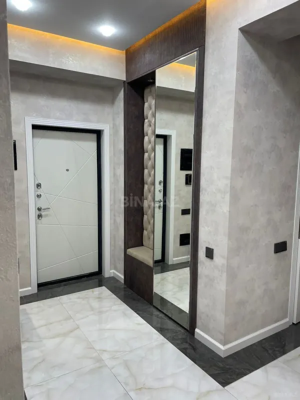 Satılır 3 otaqlı mənzil 140 m²