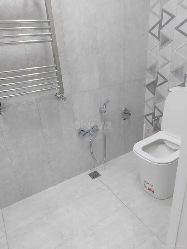 Satılır 3 otaqlı mənzil 140 m²