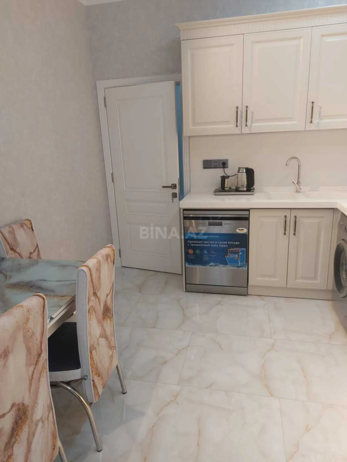 Satılır 3 otaqlı mənzil 140 m²