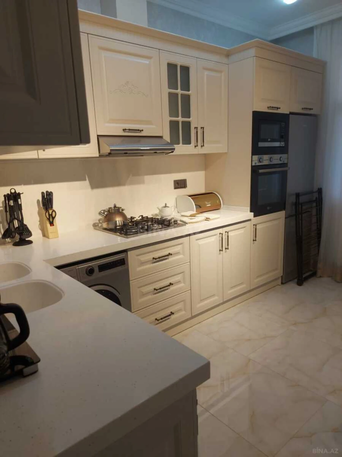 Satılır 3 otaqlı mənzil 140 m²