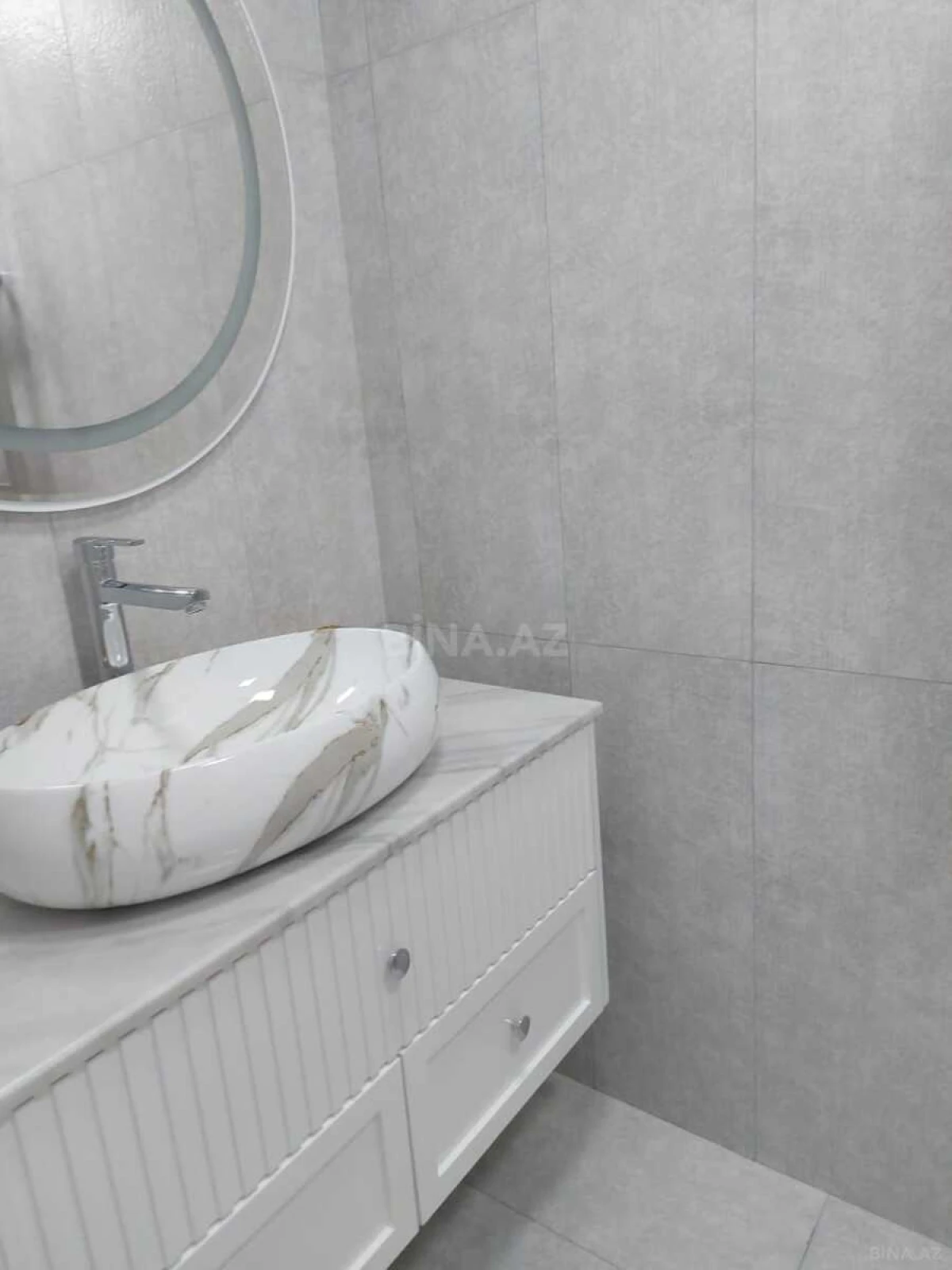 Satılır 3 otaqlı mənzil 140 m²