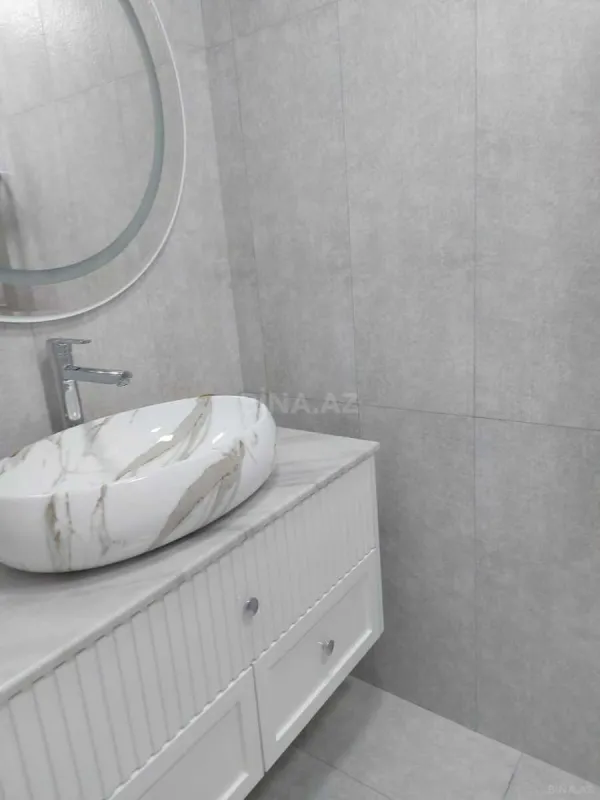 Satılır 3 otaqlı mənzil 140 m²