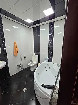 Satılır 3 otaqlı mənzil 145 m²