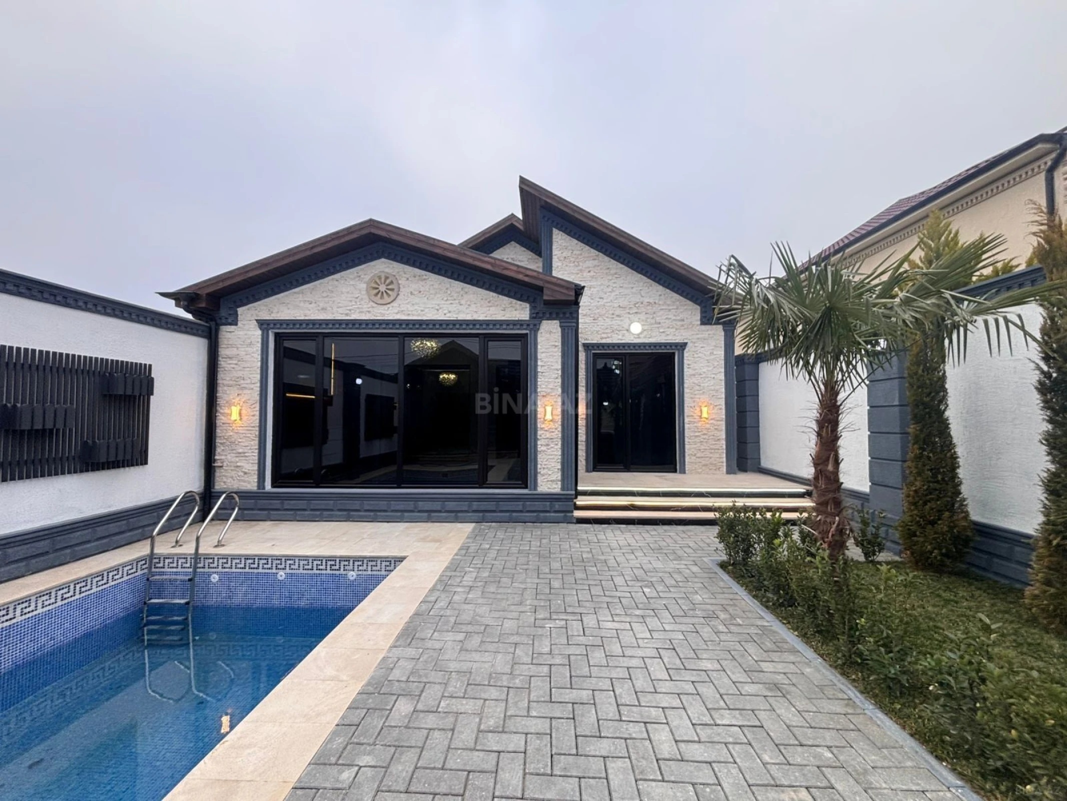 Satılır 4 otaqlı həyət evi 140 m²