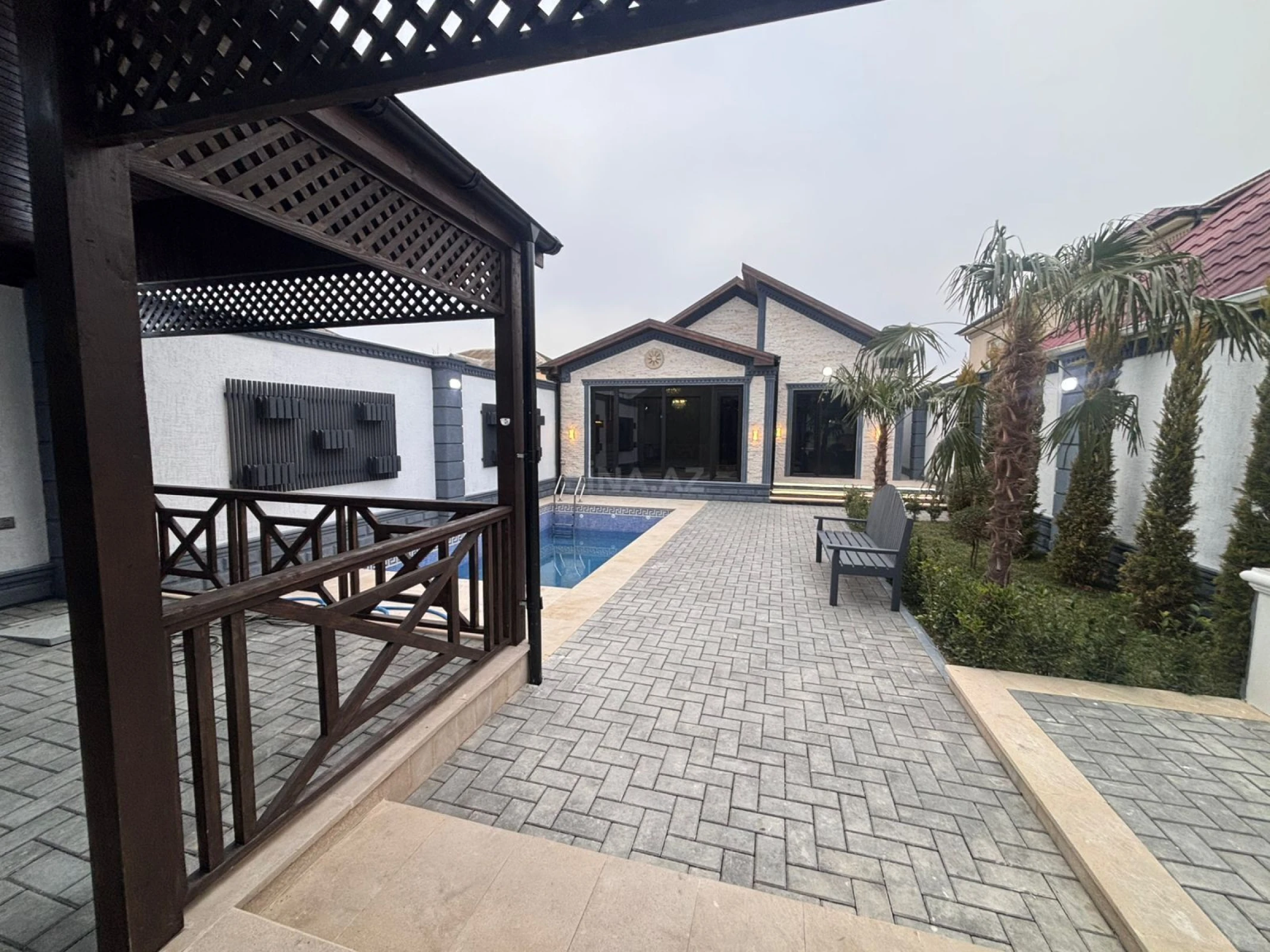 Satılır 4 otaqlı həyət evi 140 m²