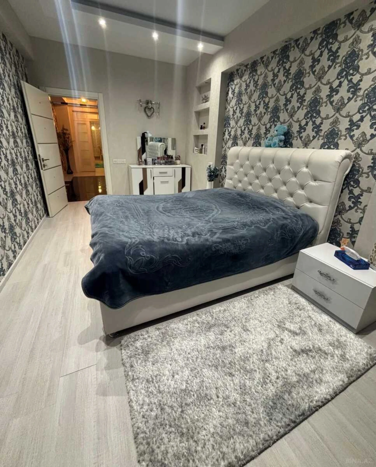 Kirayə verilir 2 otaqlı mənzil 110 m²