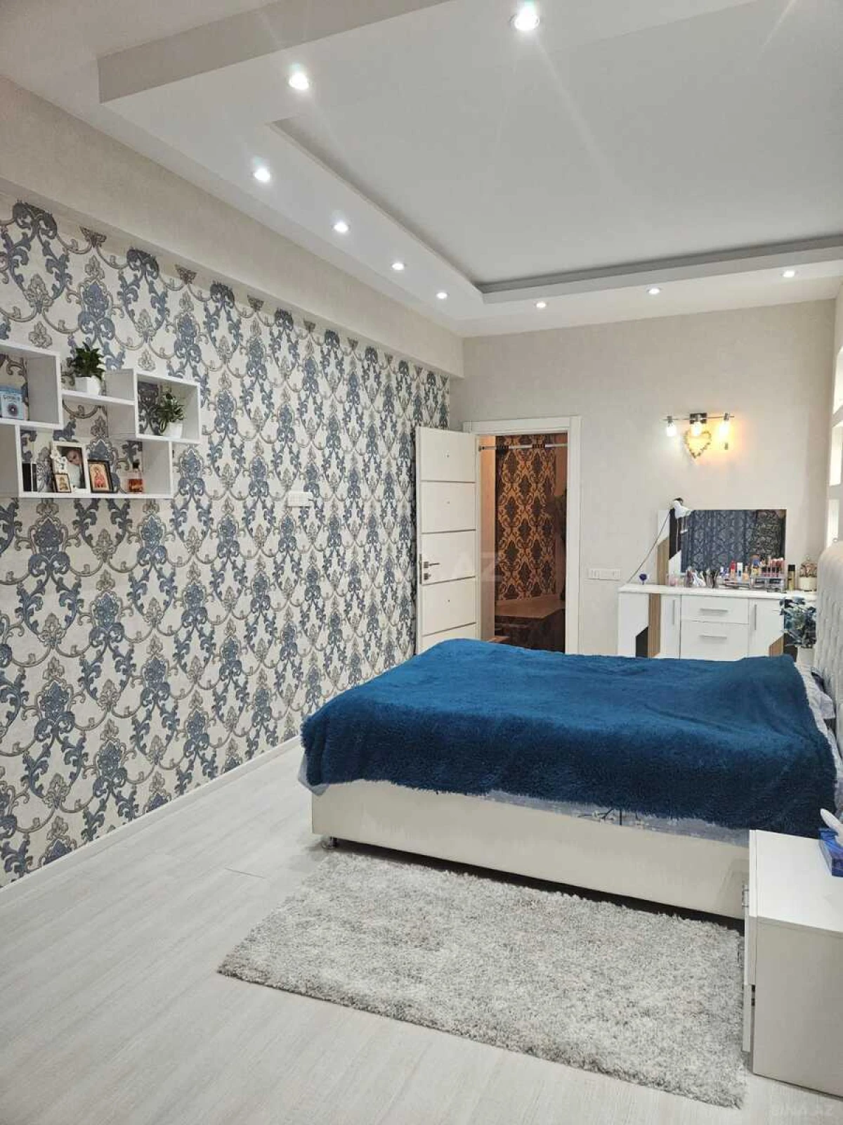 Kirayə verilir 2 otaqlı mənzil 110 m²