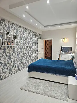 Kirayə verilir 2 otaqlı mənzil 110 m²
