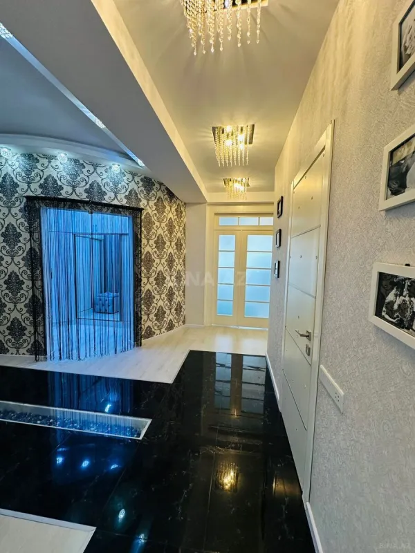Kirayə verilir 2 otaqlı mənzil 110 m²
