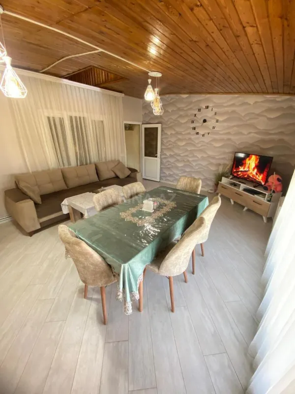 Kirayə verilir 2 otaqlı mənzil 90 m²