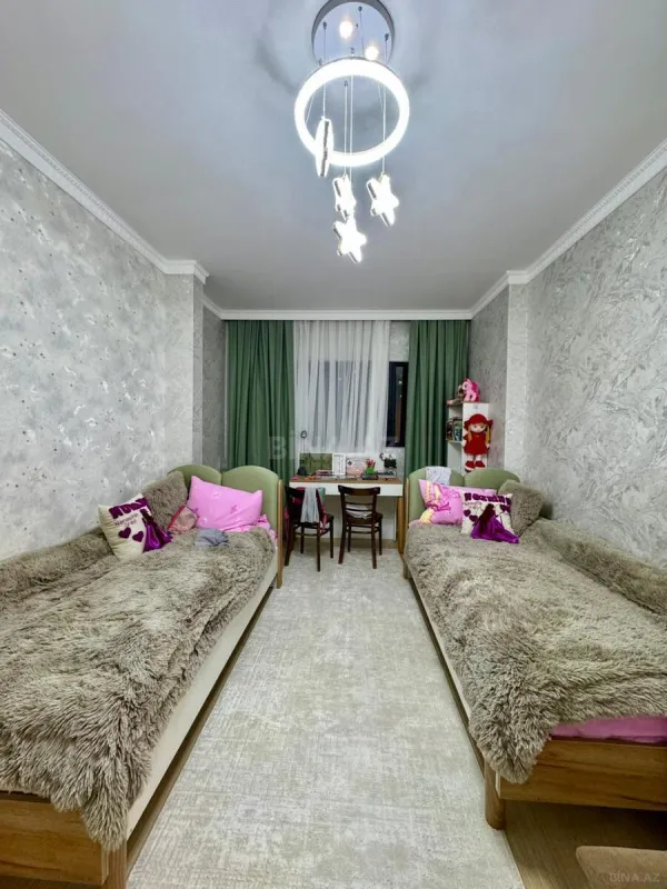 Satılır 4 otaqlı mənzil 110 m²
