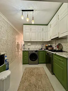 Satılır 4 otaqlı mənzil 110 m²