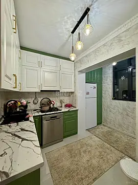 Satılır 4 otaqlı mənzil 110 m²