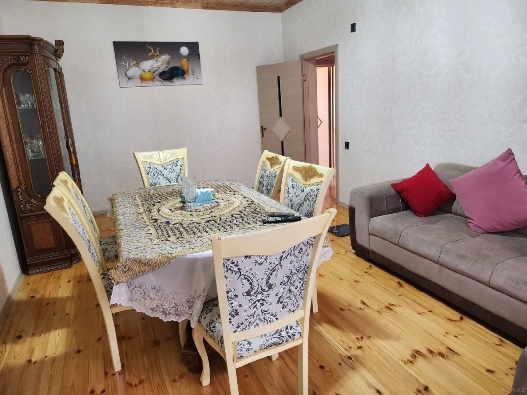 Satılır 7 otaqlı həyət evi 250 m²