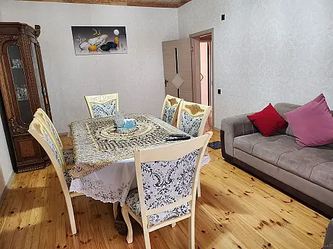 Satılır 7 otaqlı həyət evi 250 m²