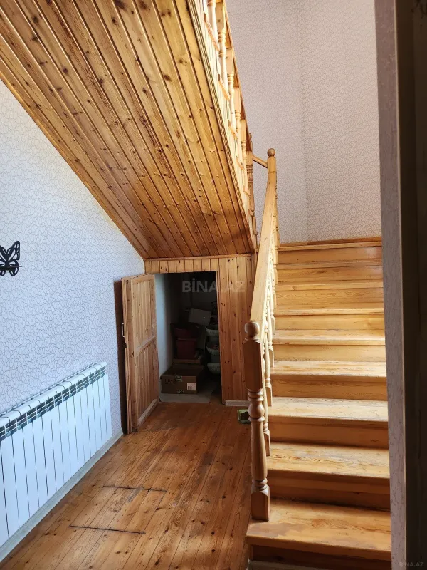 Satılır 7 otaqlı həyət evi 250 m²