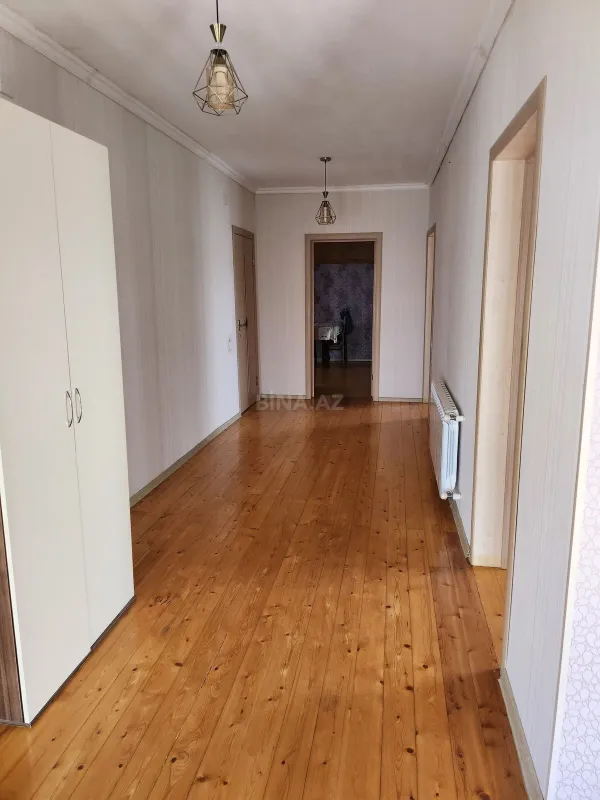 Satılır 7 otaqlı həyət evi 250 m²