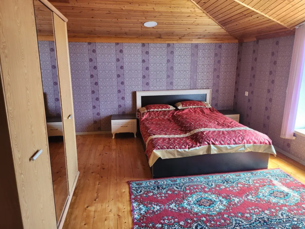 Satılır 7 otaqlı həyət evi 250 m²